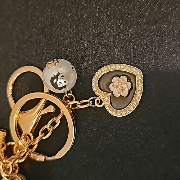 WOMEN'S  ETERNAL LOVE BLACK ROSE PEAL BAG CHARM - Picture 3 of 4